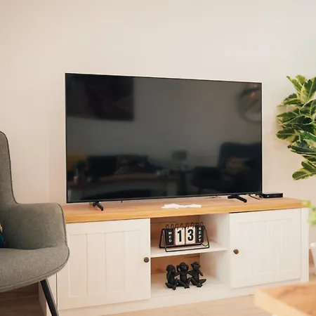 Laguna Apartment *