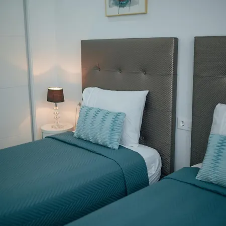 Laguna Apartment *