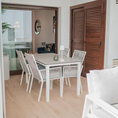 Laguna Apartment